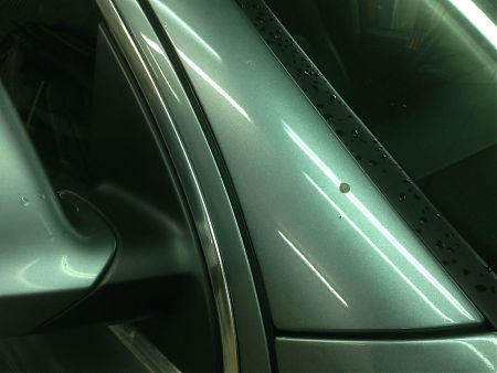 Скол на стойке лобового стекла Audi Q7